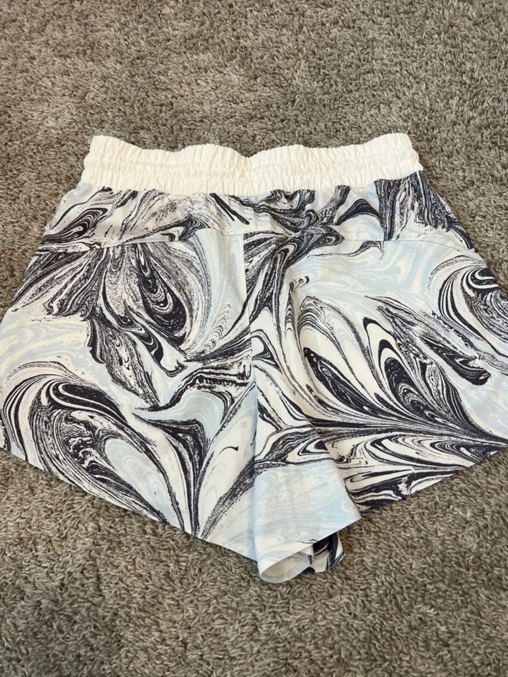 Athleta Marble Swirl Shorts XS Athletic Running‎ Pull On Activewear Pockets Gym